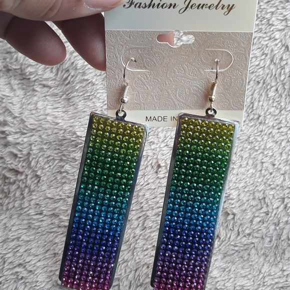 Rainbow toned bejeweled earrings - Picture 2 of 6